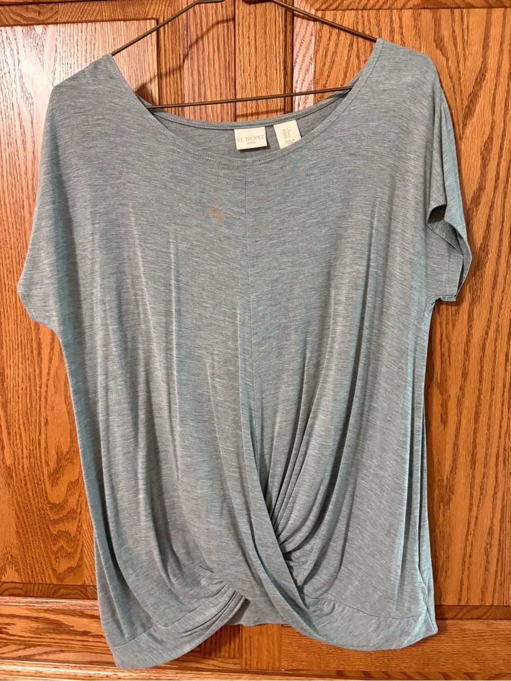 St. Tropez Twist-Front Short Sleeve Tee in Heather Slate Blue/Green